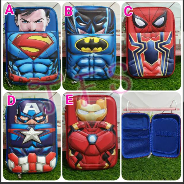 

Tempat Pensil Pouch Serbaguna Hardcase Timbul Superman Batman Spiderman Capt America Ironman