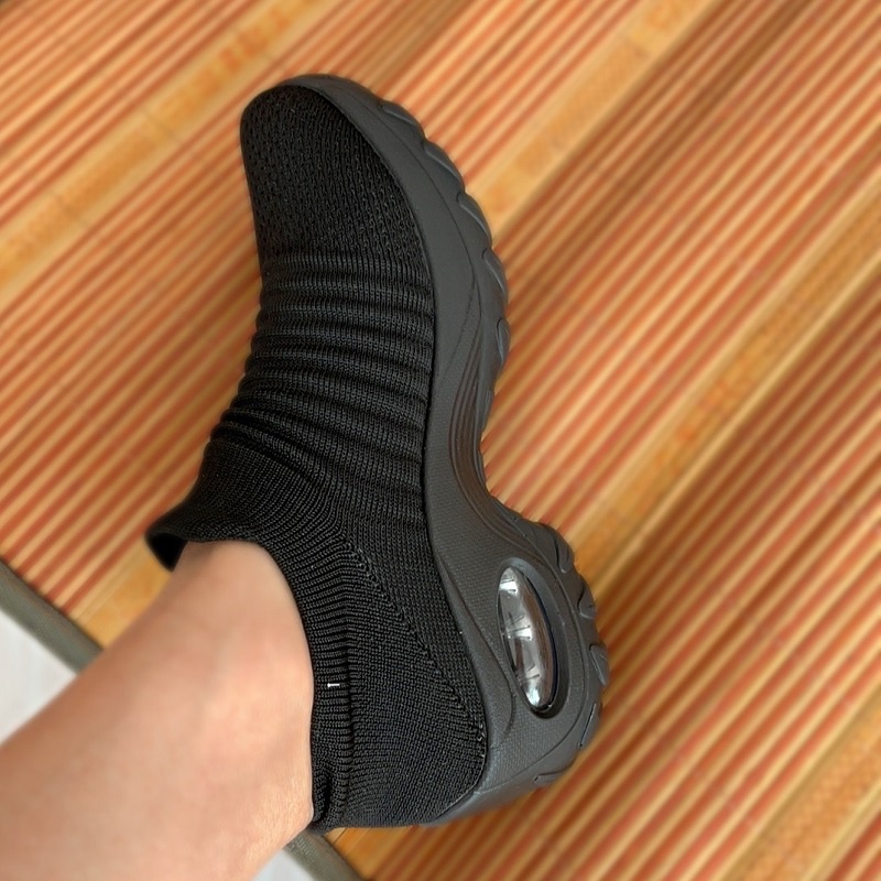 Sepatu Dansa Wanita 36~40 Sepatu Pada Baru Sepatu Cewek Olahraga Cantik Siswa Yang Antiselip Tanpa Tali 032