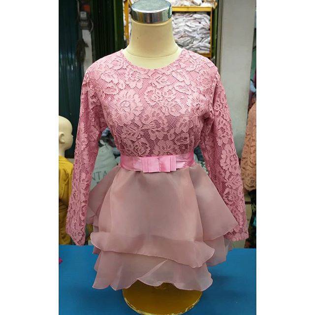 Kebaya brokat organza