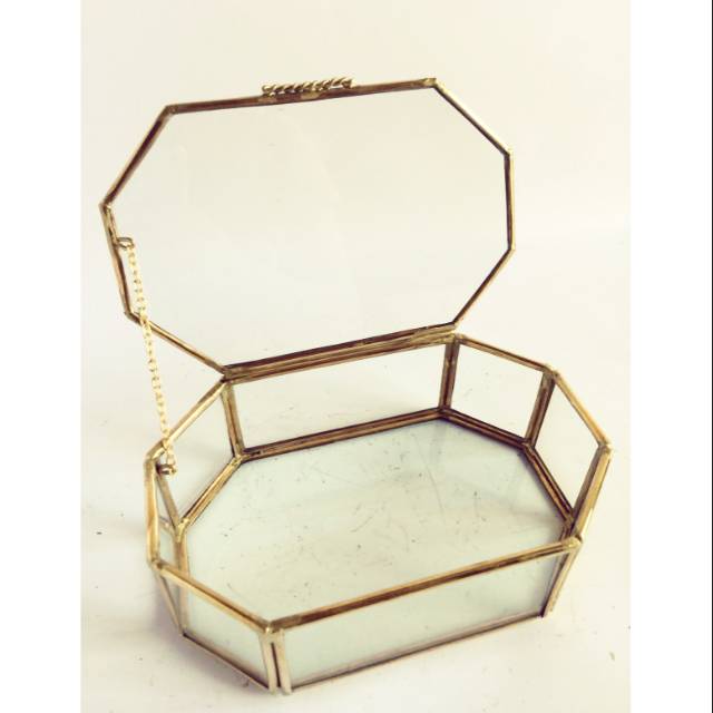 Tempat cincin , mas kawin, mahar