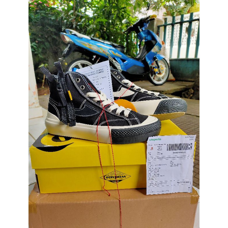 sepatu Compass X Fxxking Rabbits FR2 high size 38