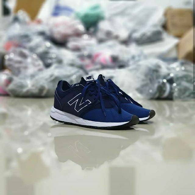 SNEAKERS PRIA NEW BALANCE 247 NAVY WHITE
