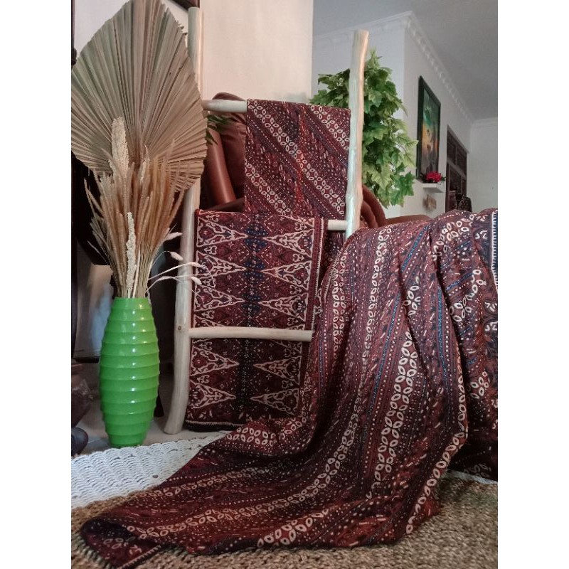 Sarung batik tradisional LAR GURDA