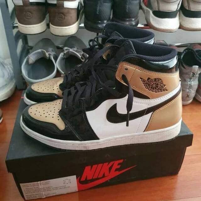 Nike air jordan 1 retro high OG Gold toe