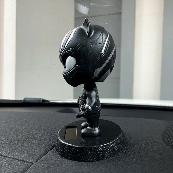 BLACK PANTHER SOLAR POWER Boneka Figure Miniatur Pajangan Mobil Goyang Kepala Shacking Head