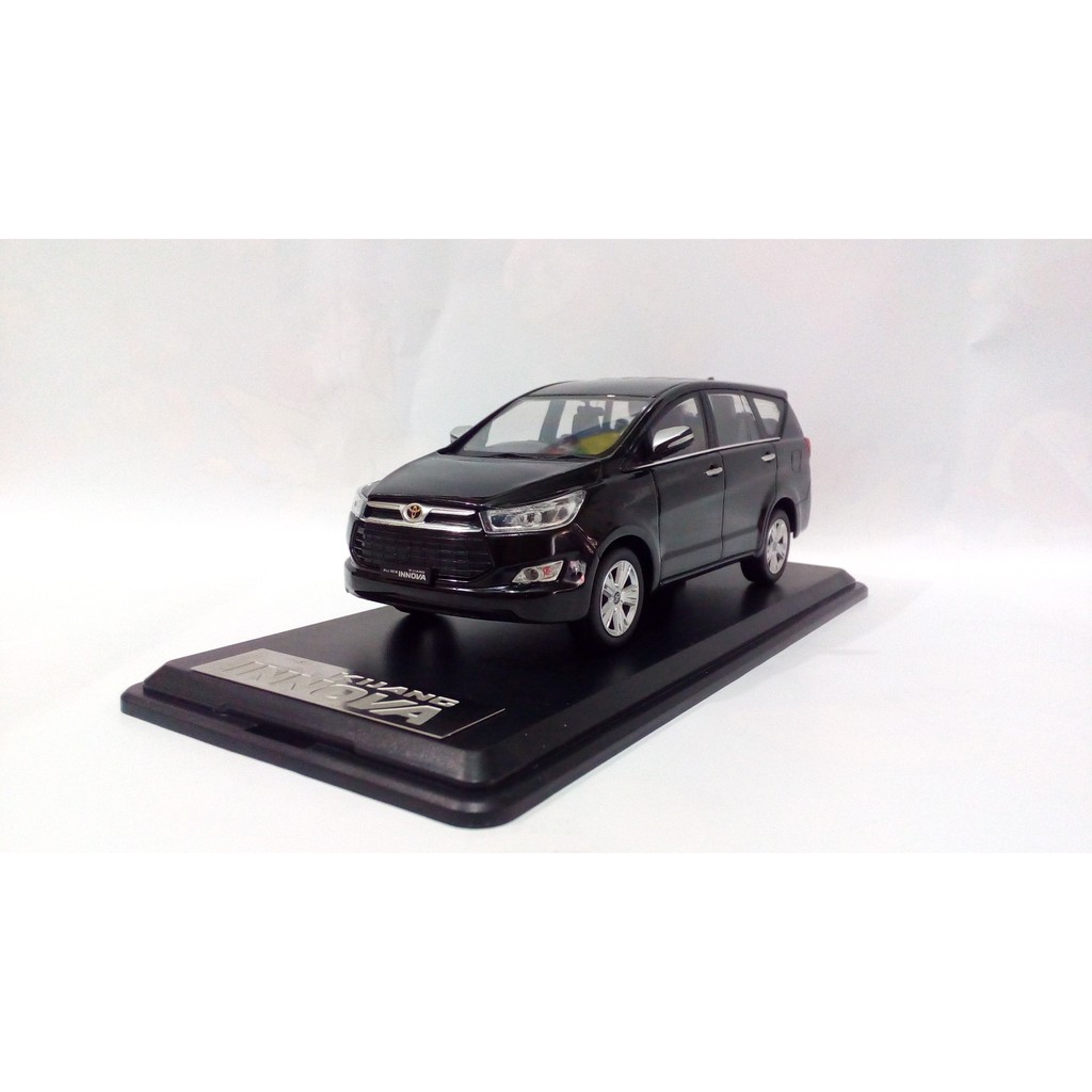 Diecast Miniatur Mobil Toyota All New Kijang Innova Reborn itam