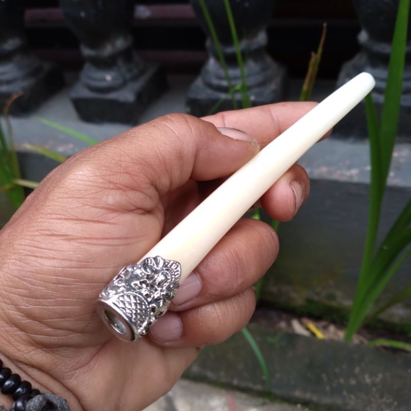 ONCE TULANG SAPI DILENGKAPI RING ALPAKAH UKIR MAHKOTA