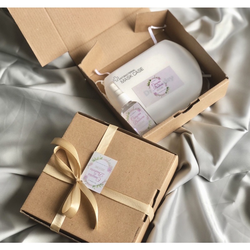 souvenir pernikahan / souvenir hand sanitizer / gift box / hampers / souvenir mewah