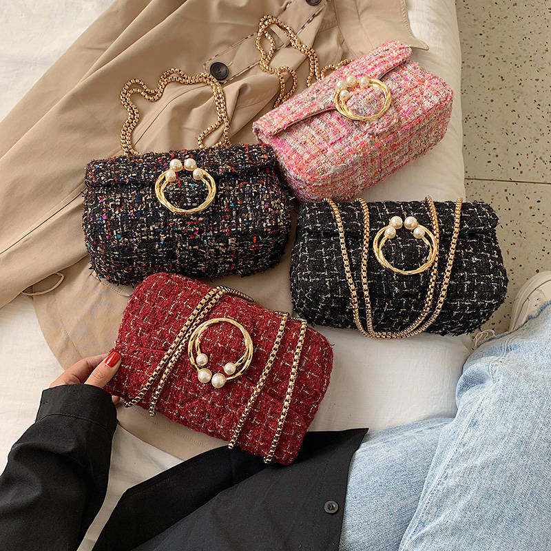 View Tas Selempang Kecil Wanita Tali Rantai Images