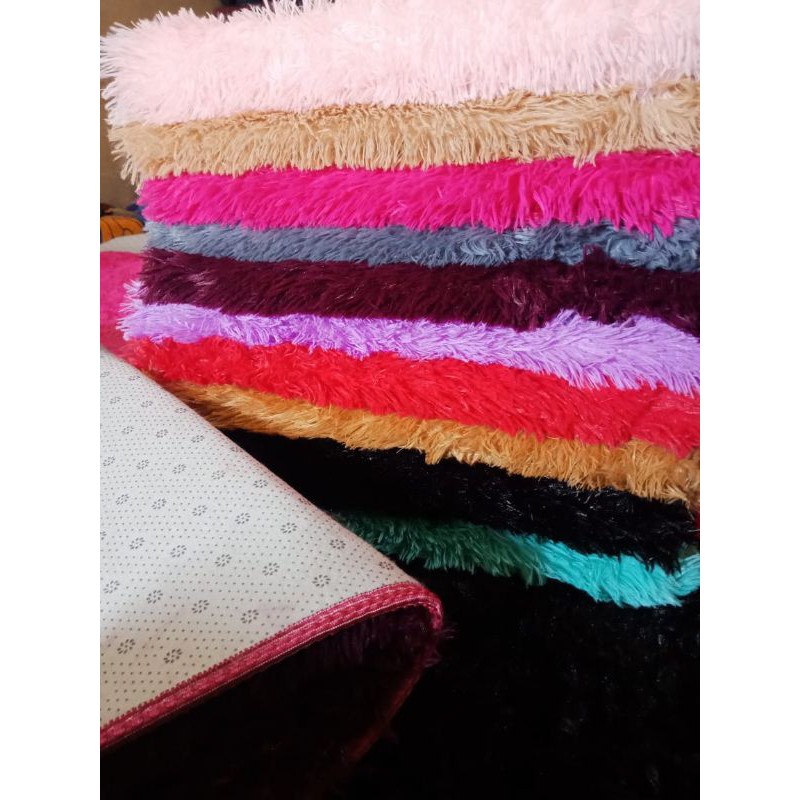 karpet rasfur (Karpet pillow)