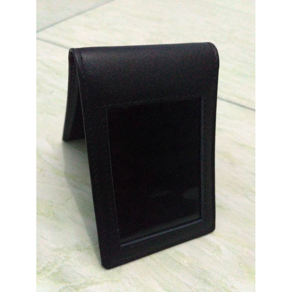 

Dompet ID Card Kulit Sintetis
