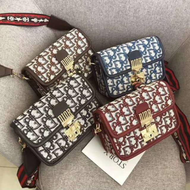 TAS SLEMPANG CRISTIAN  DIOR