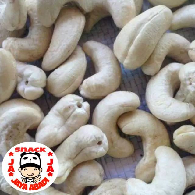 

Kacang Mede Mentah Super / Kacang Mete Jumbo Sulawesi 500 Gram