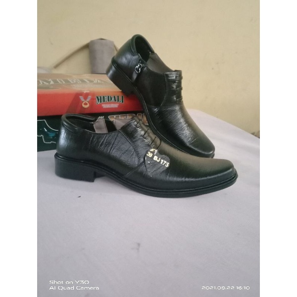 SEPATU KULIT ASLI PRIA MEDALI SEPATU KANTOR/KERJA/DINAS/PNS/POLRI/TNI/SECURITY