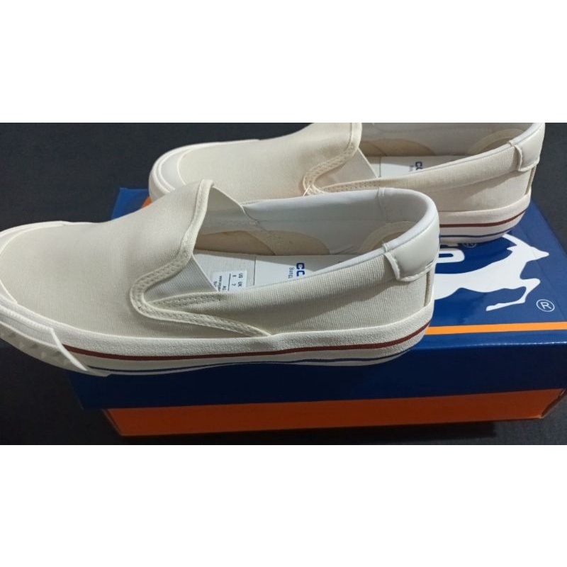 Compass Retrograde Slip On, Cream - 40