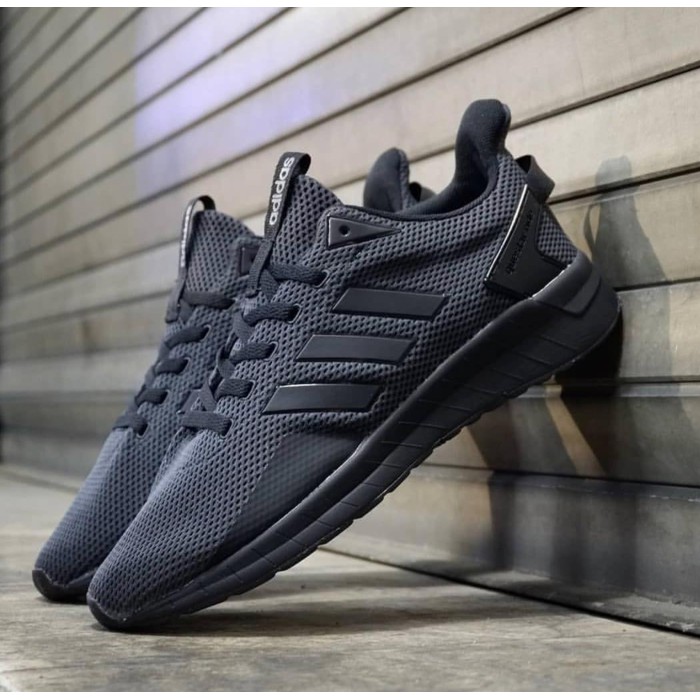 harga adidas questar ride full black