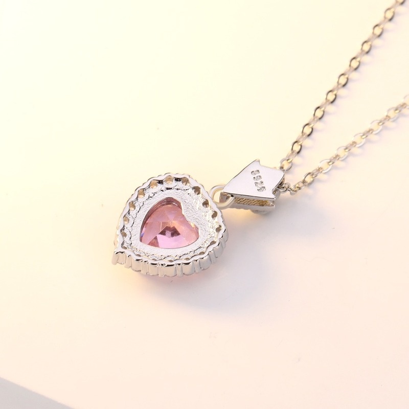 [Ready Stock]Fashion Elegant Diamond Heart-Shaped Pendant Necklace