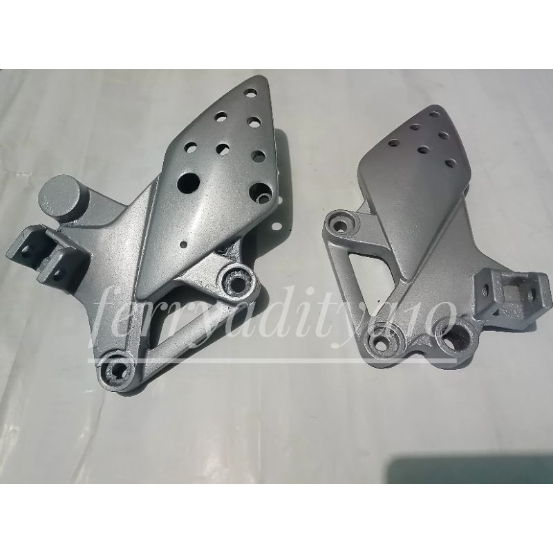 footstep depan minerva cbr old / cbr 150r thailand