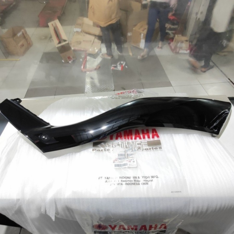Cover Side Body Tengah Delta Box KIRI Yamaha XMax 250 B74-F1711-00-P3
