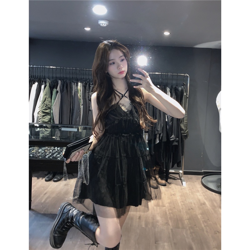 Mini Dress black mesh v-neck suspender dress wanita musim panas 2022 baru murni keinginan untuk meng