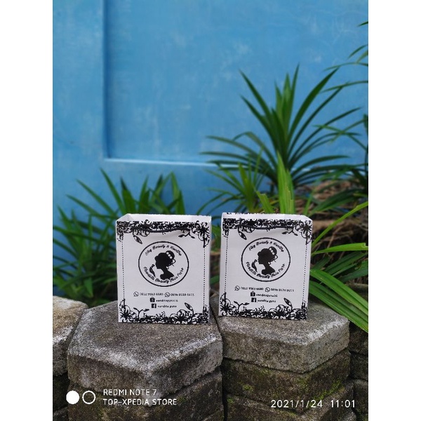 

Paperbag custom bahan ivory210gr size P13 x L6 x T15