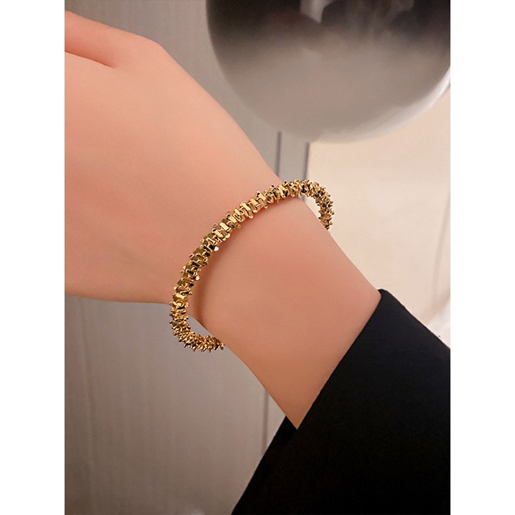 Gelang Bahan Tembaga Alloy Warna Emas Gaya Korea Untuk Wanita