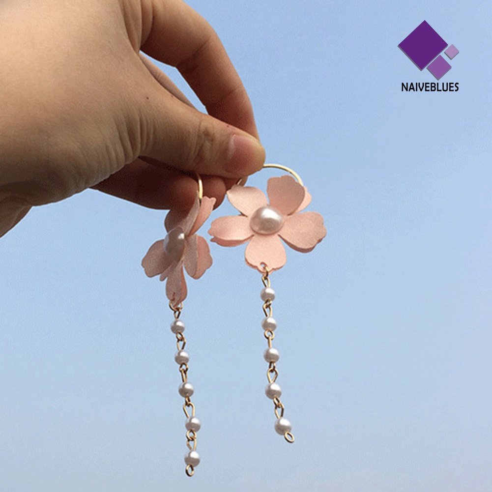 Anting Stud Panjang Desain Bunga Bahan Sifon Aksen Mutiara Tiruan Untuk Wanita