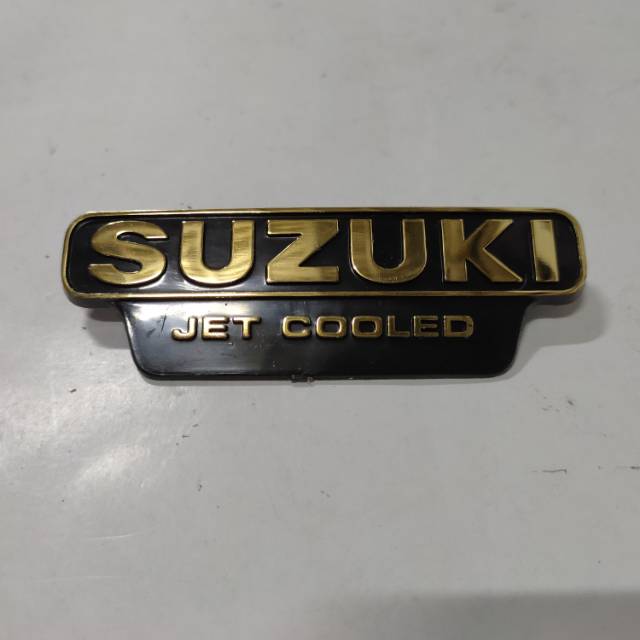 EMBLEM SUZUKI JET COOLED BELAKANG SADEL