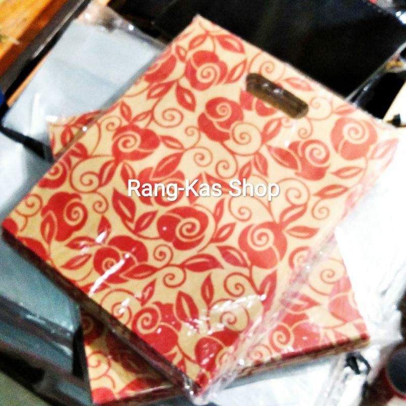 

Paperbag Batik Folio Oval Merah samson doff