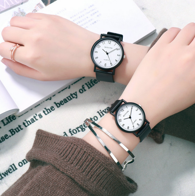 Jam Tangan Couple Quartz Kulit Pasangan Pria Wanita Putih dan Hitam Jam Couple