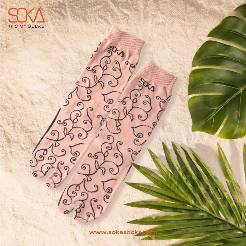 Kaos Kaki Jempol Telapak Hitam Motif Vintage SOKA Batik Heiq