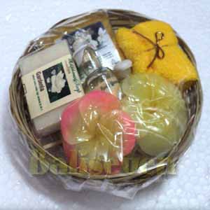 Paket Lulur Bali , Garam Ingke  Isi : Massage oil, handuk, garam, sabun, lilin bunga