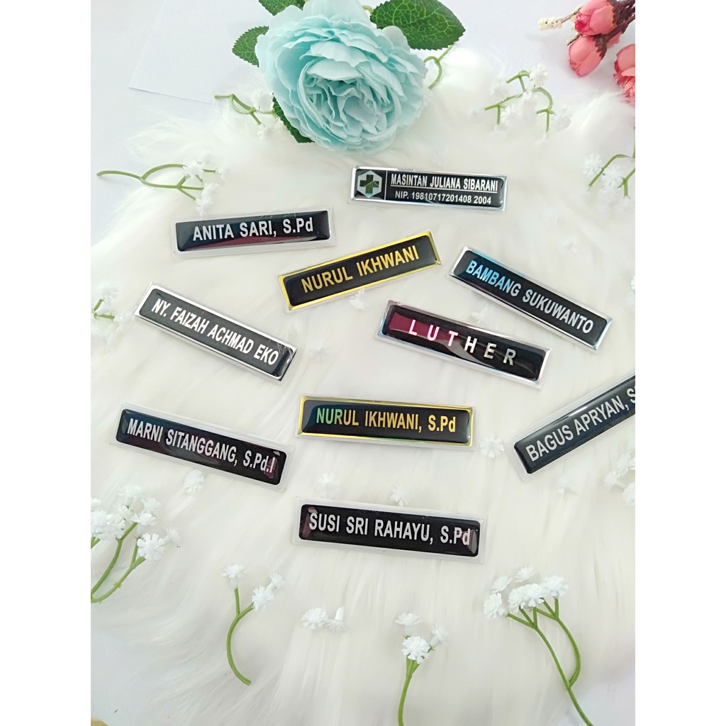

NAME TAG PAPAN NAMA BED NAMA AKRILIK KILAT RESIN KANCING / MAGNET