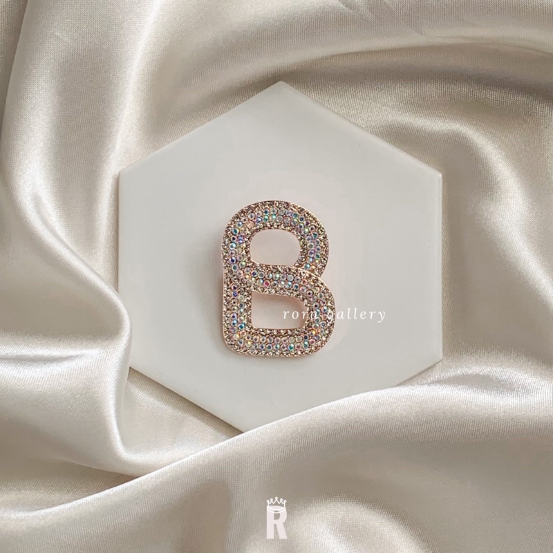 Rora PART 1 NEW BROOCH | BROS BUTTONSCARVES | Rora Gallery-E rosegold