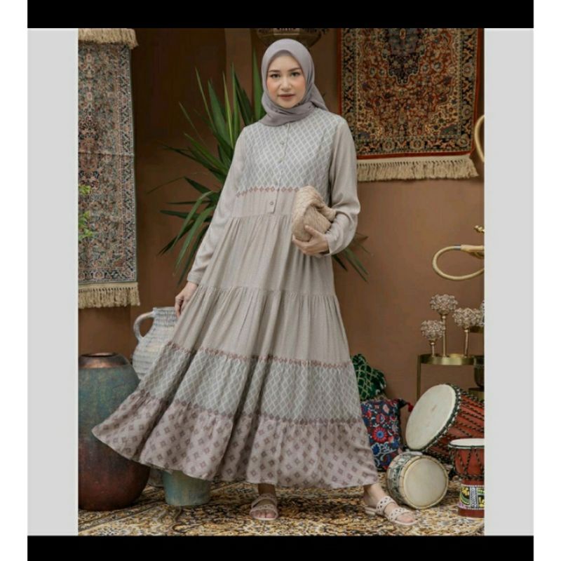 Lateefa Dress Heaven Lights