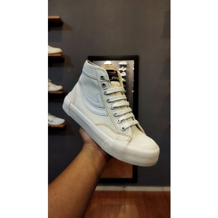 Johnson Galaxy Pro High Cut Milky BNIB - Sepatu Sneakers Casual