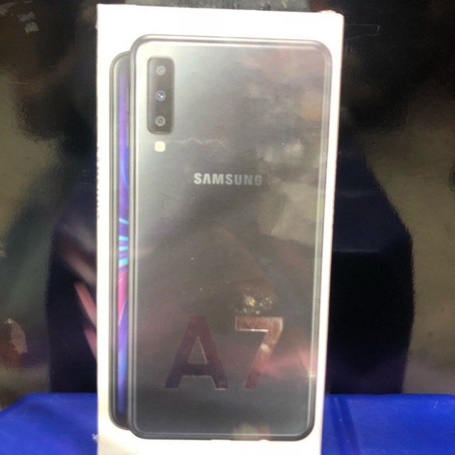 PROMO CUCI GUDANG HP Samsung a7 (2018) ram 4/64 garansi resmi sein 1 tahun  6inch