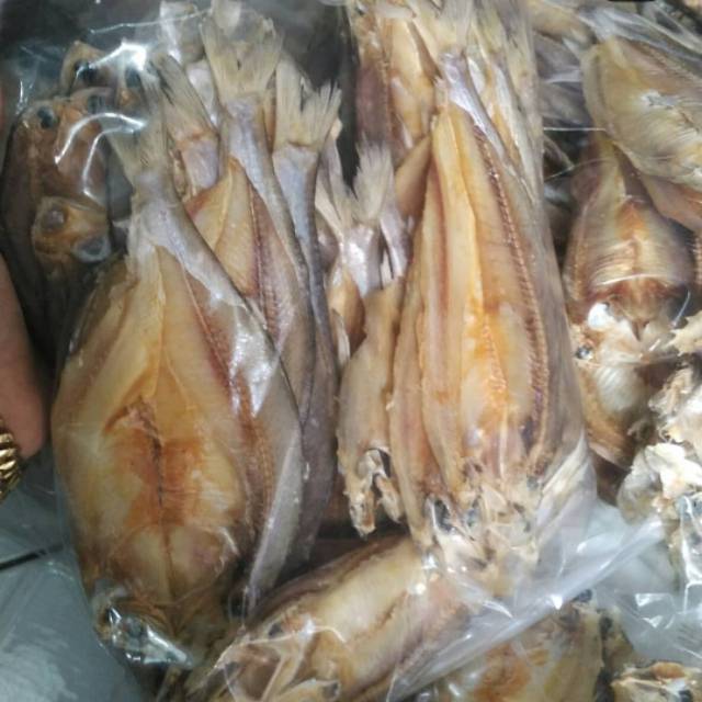 

IKAN ASIN BULU AYAM 1kg khas Pangandaran toko by bandar ikan asin jambal roti