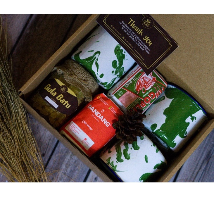 

HAMPERS TEH TUBRUK/KADO PERNIKAHAN/KADO ULTAH/CANGKIR JADUL/Paket Maheswari