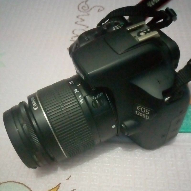 camera canon DsLr 1300D