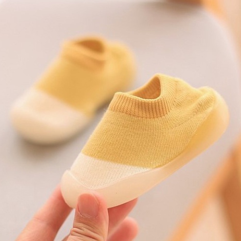 [ PRODUK IMPORT 100% ] Sepatu Anti Slip Bayi Sepatu Bayi PREWALKER kaos kaki anak import