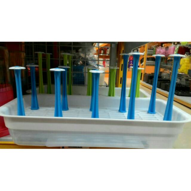 Rak gelas dan piring