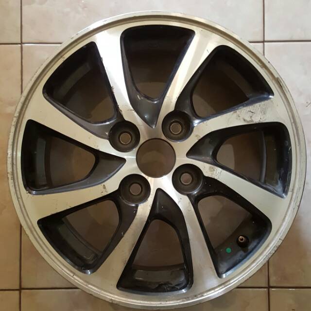 Velg Oem Daihatsu Siegra R14