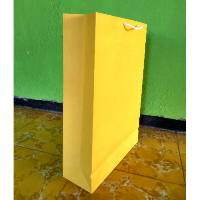 

Paperbag jumbo warna kuning tebal 40x30x10 cm ( tas kertas kado hadiah souvenir bingkisan)