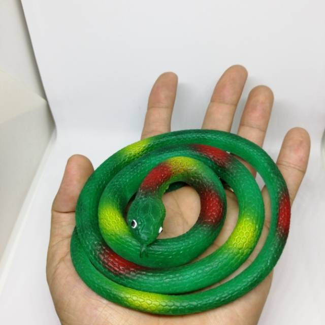 Mainan ular karet hijau elastis 80cm