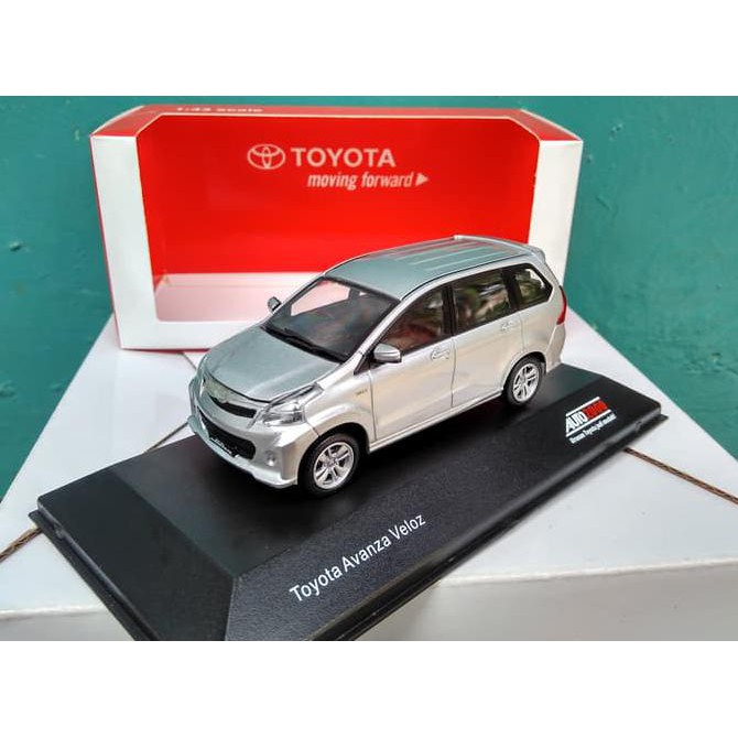 maddox - Toyota Avanza Veloz Silver paper box Diecast miniatur pajangan murah