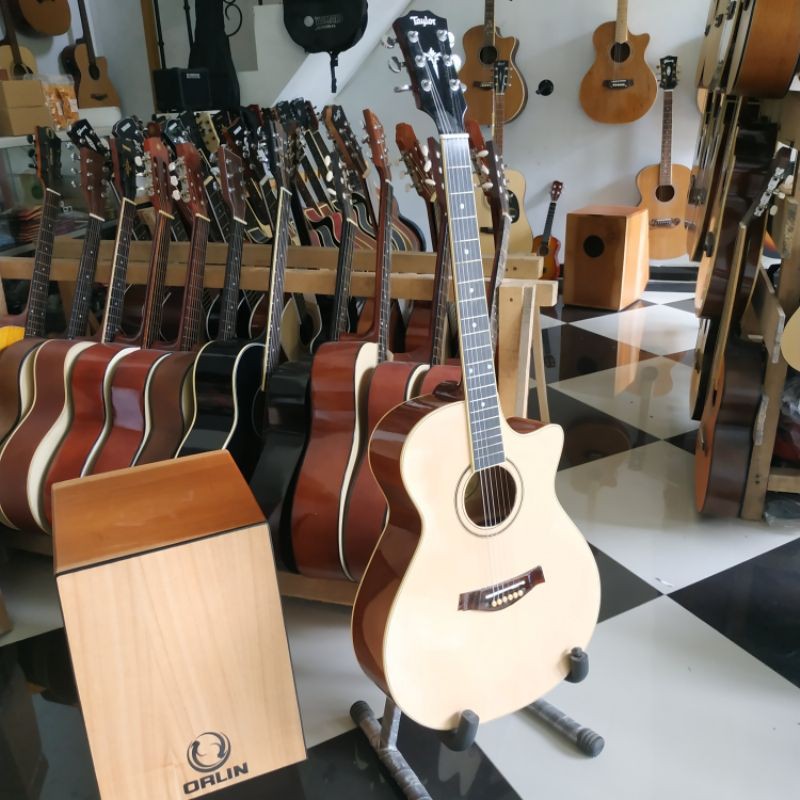 Gitar Akustik Taylor Jumbo Natural Glossy