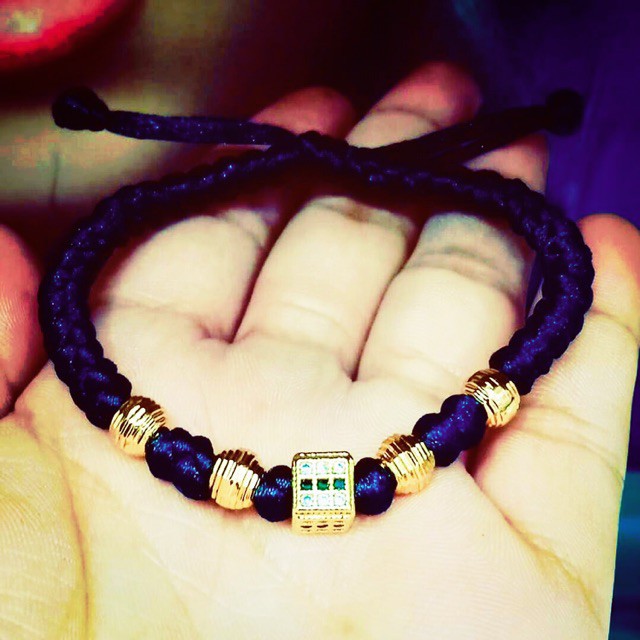 Gelang tali hitam