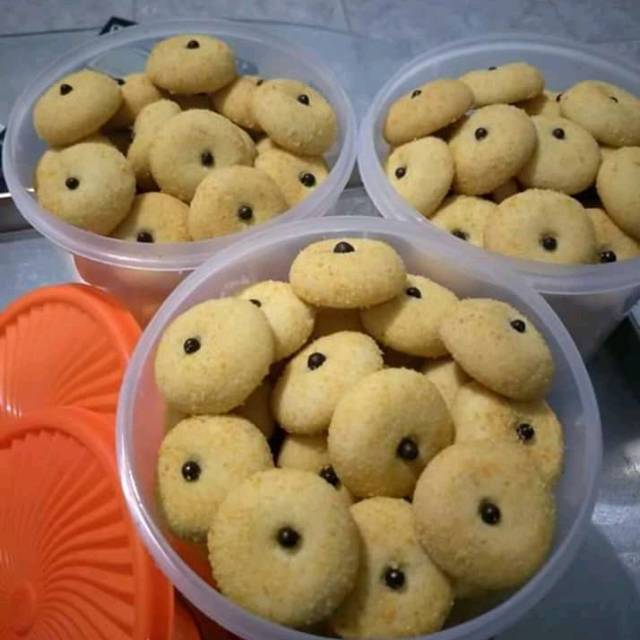 

Kue kacang coklat,nastar,kue kacang mix,monde susu