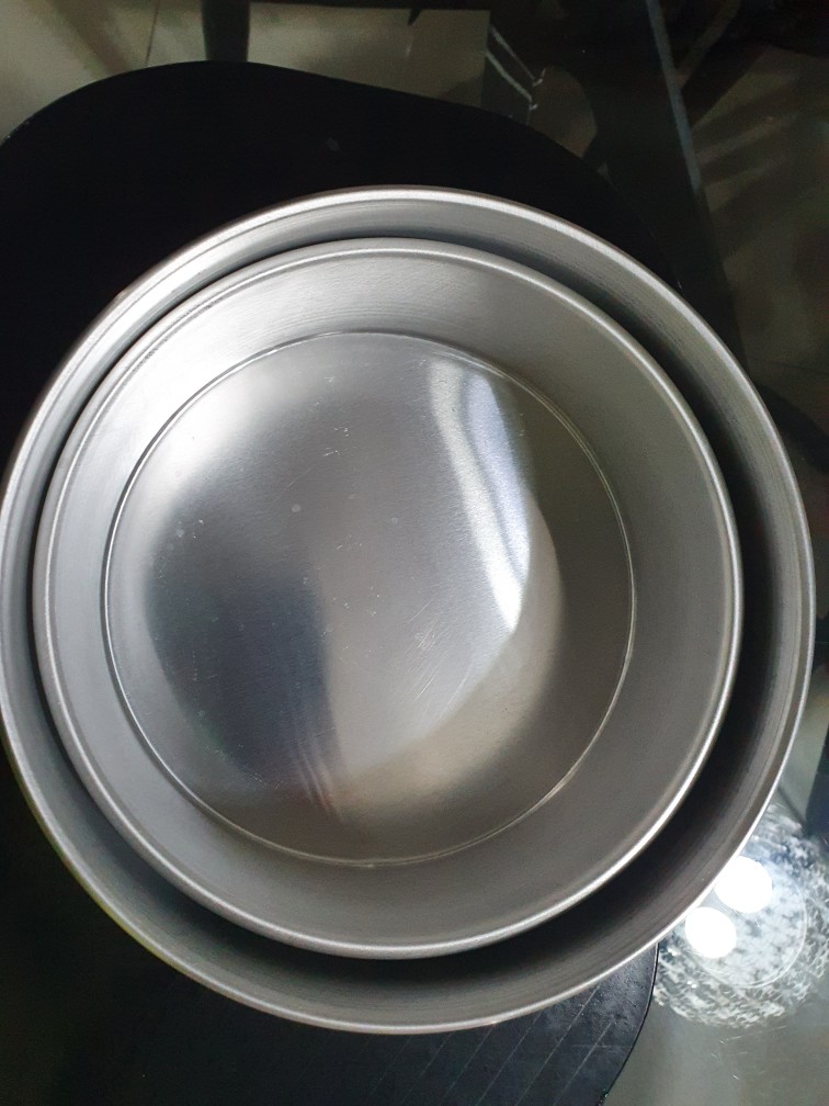 Kiwi Loyang Bulat Pressed Diameter 22 Cm Tinggi 9 Cm – Silver